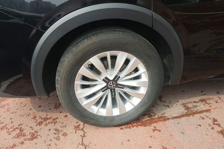 Used Volkswagen Viloran 2024 330TSI Business Edition Exterior 5