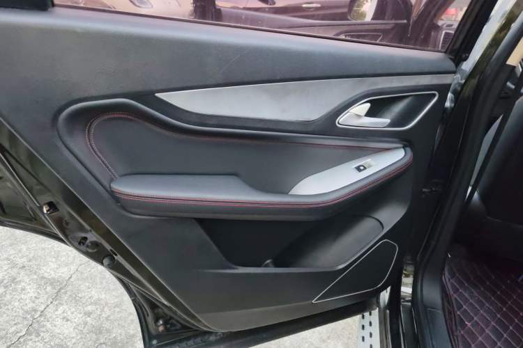 Used Baojun 560 2015 1.8L manual Comfort trim level
