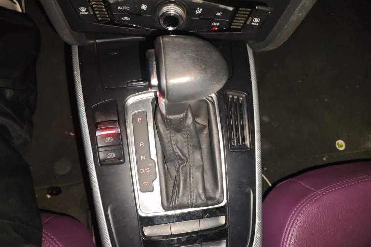 Used Audi A4L 2013 35 TFSI Automatic Standard Model Gear Lever