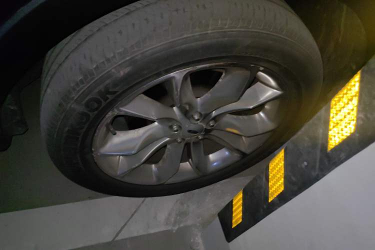 Used Ford Explorer 2013 3.5L Deluxe Model
