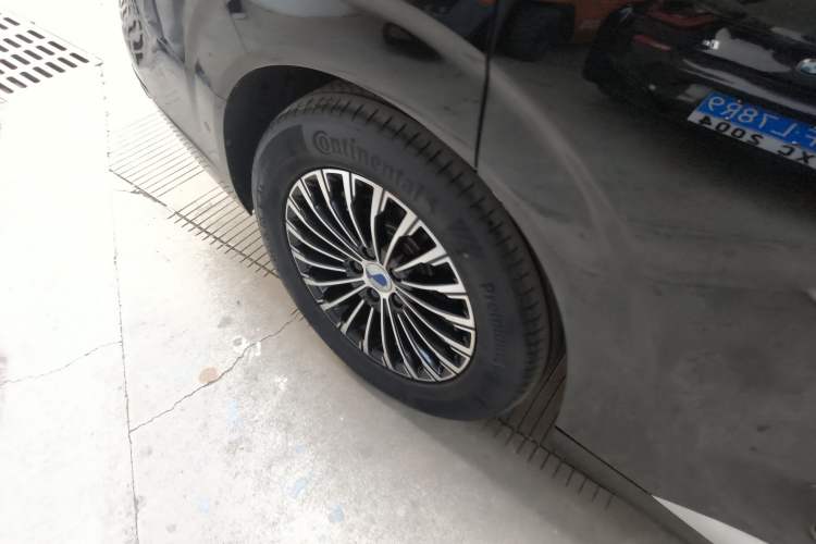 Used Denza D9 2024 DM-i 980 Four-Wheel Drive Flagship Model
