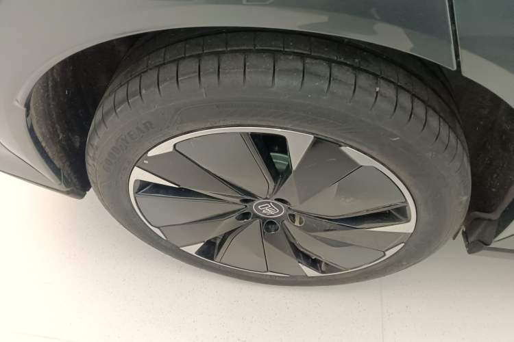 Used BYD Tang L 2025 DM 175KM Drone Player Edition Right Rear Wheel Hub