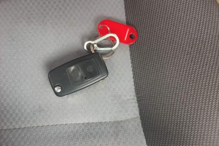 Used CHANGAN KAICHENG Ruixing M90 2017 2.0L Value Edition 7-Seater Hatchback 4G94S
