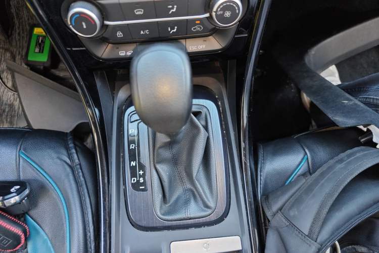 Used JMC Yusheng S330 2016 1.5L GTDi Automatic Two-Wheel Drive Comfort Edition
