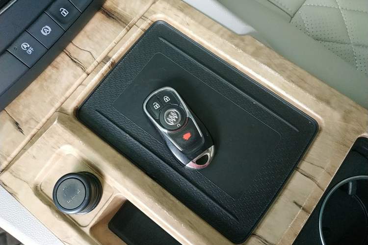 Used Buick GL8 2018 ES 28T Comfort Model China VI Standard