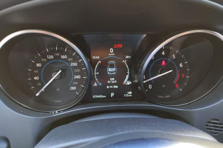 Used Jaguar F-PACE 2018 2.0T Four-Wheel Drive Urban Luxury Edition Instrument Cluster
