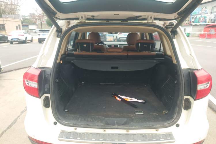 Used Haval H8 2015 2.0T Two-Wheel-Drive Luxury Version