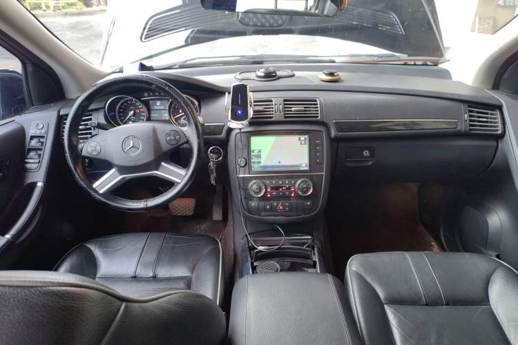 Used Mercedes-Benz R-Class 2017 R 320 4MATIC Business Edition Prestige Model