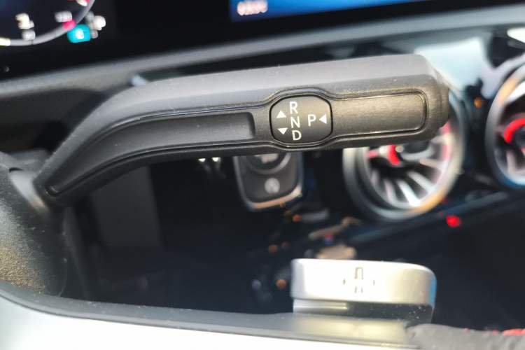 Used Mercedes-Benz A-Class 2025 A 200 L Fashion Model Gear Lever