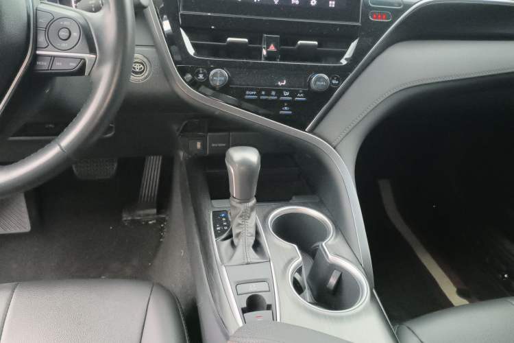 Used Toyota Camry 2023 2.0G Luxury Edition