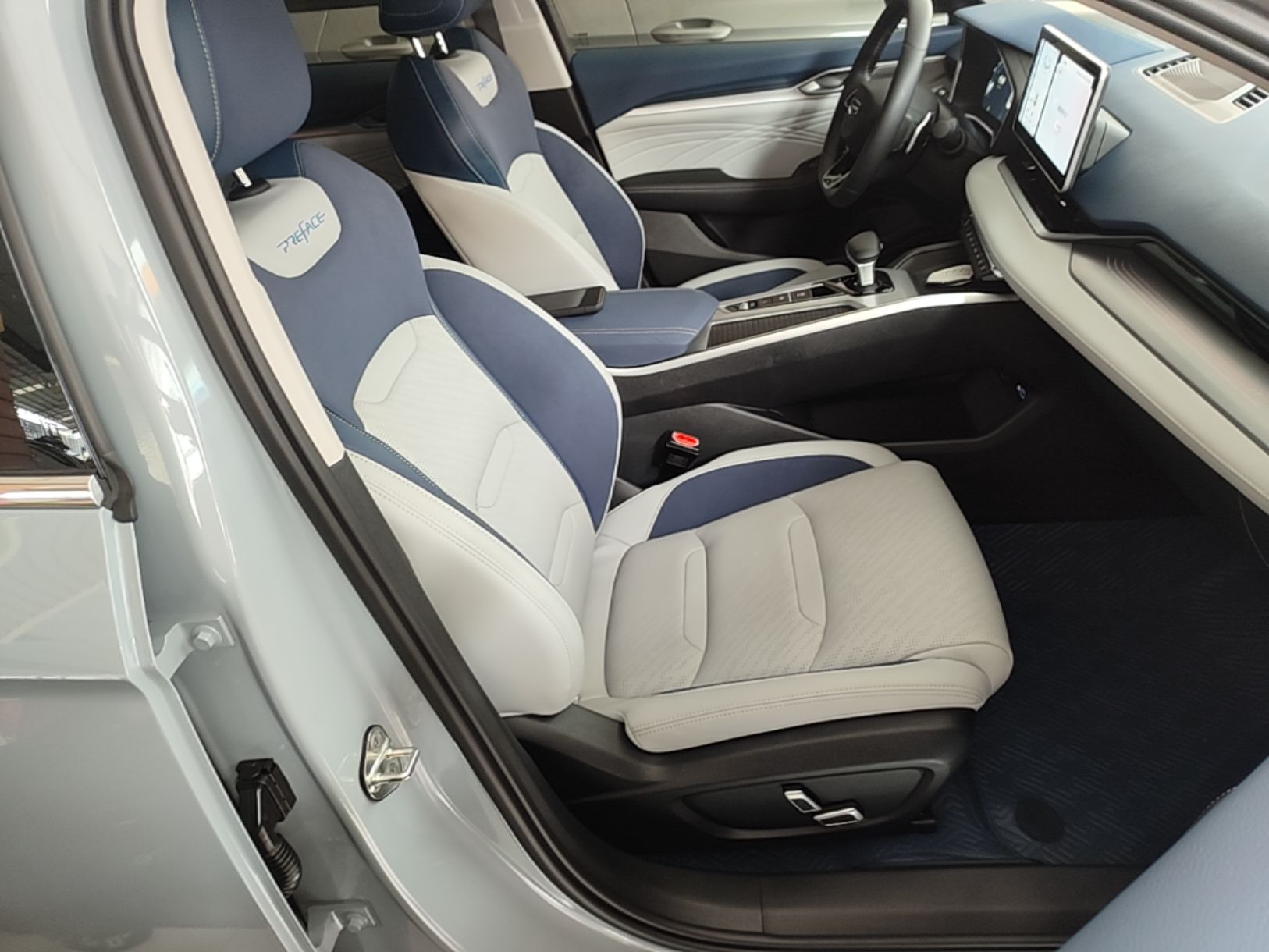 Geely Auto Preface 2023 2.0TD Prestige Version — снимка 19