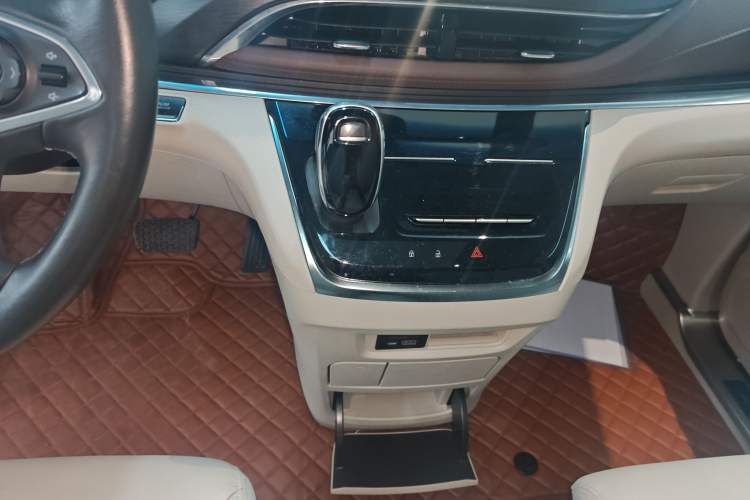 Used Buick GL8 2020 Land Business Class 652T Luxury Model