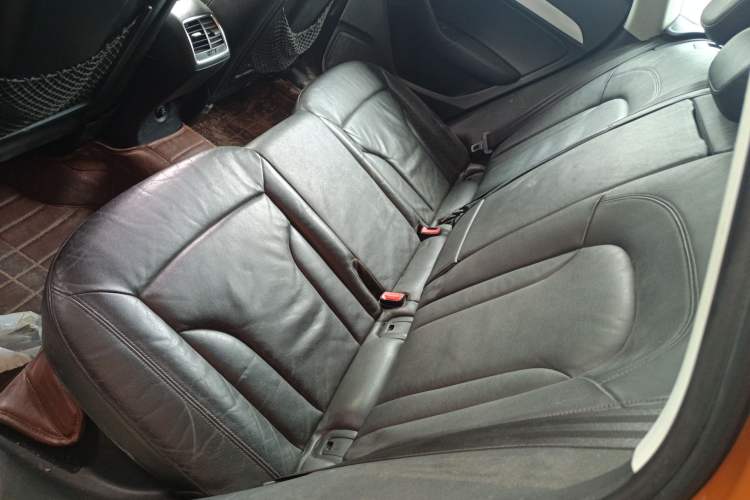 Used Audi Q3 2012 35 TFSI quattro Comfort Model Left Rear Seat