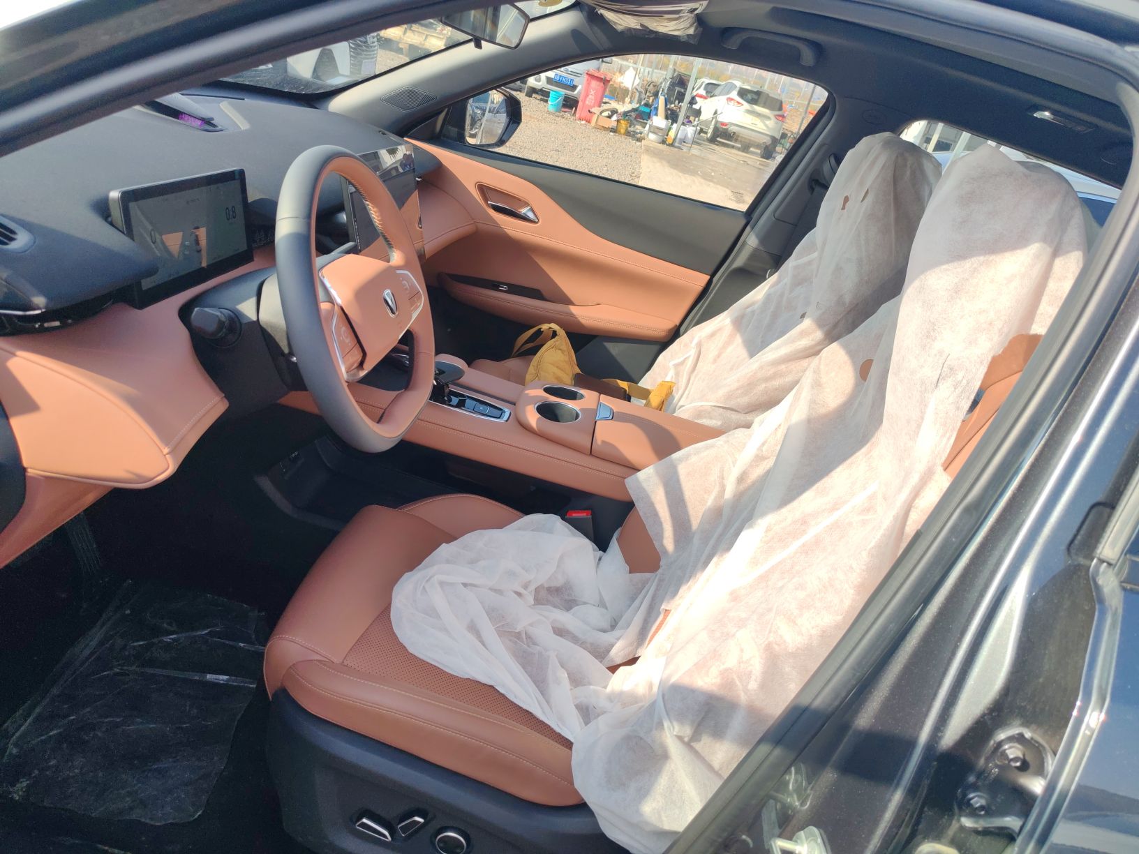 المقاعد الأمامية داخل السيارة