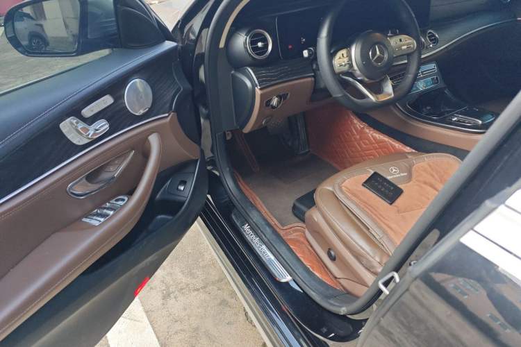 Used Mercedes-Benz E-Class 2019 E 300 L Sporty and Stylish Model
