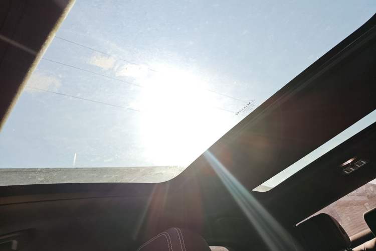 Used Jaguar XFL 2021 XFL 2.0T P250 All-Wheel-Drive Shimmering Black Sport Edition Headliner