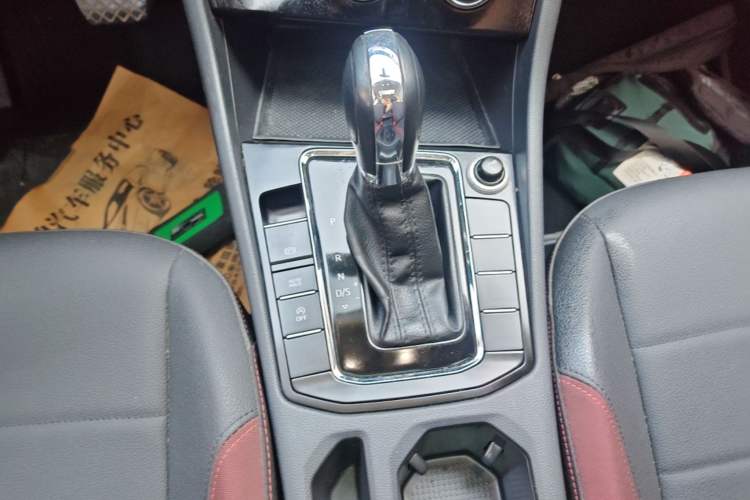 Used Volkswagen Bora 2020 1.5L Automatic Comfort Model Gear Lever