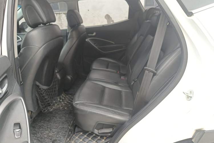 Used Hyundai Santa Fe 2013 2.4L Automatic Two-Wheel Drive Smart Version