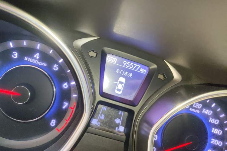 Used Hyundai Elantra (5th Generation / Langdong) 2012 1.6L Manual Leading Model