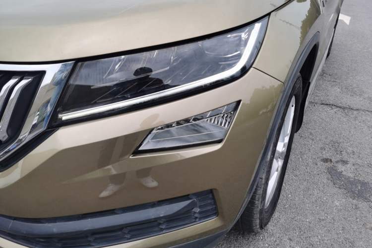 Used Skoda Kodiaq 2018 Facelifted TSI330 5-Seater Two-Wheel-Drive Luxury Enjoyment Edition
