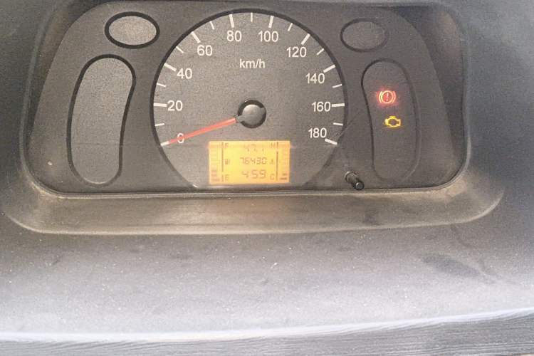 Used Wuling Zhiguang 2010 1.0L Liye Edition Odometer Close Up