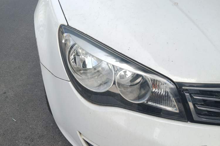 Used Roewe 350 2015 1.5L Manual Luxury Sunroof Edition