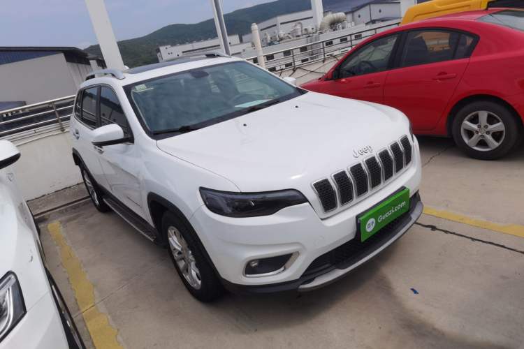 Used Jeep Cherokee 2019 2.0T Two-Wheel Drive Smart Enjoyment Version China V
