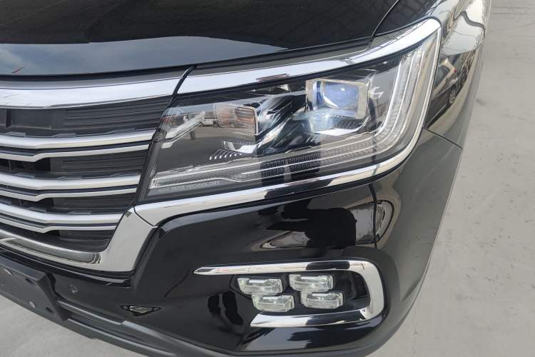 Used Roewe RX8 2019 30T Smart Connectivity Four-Wheel Drive Supreme Flagship Edition
