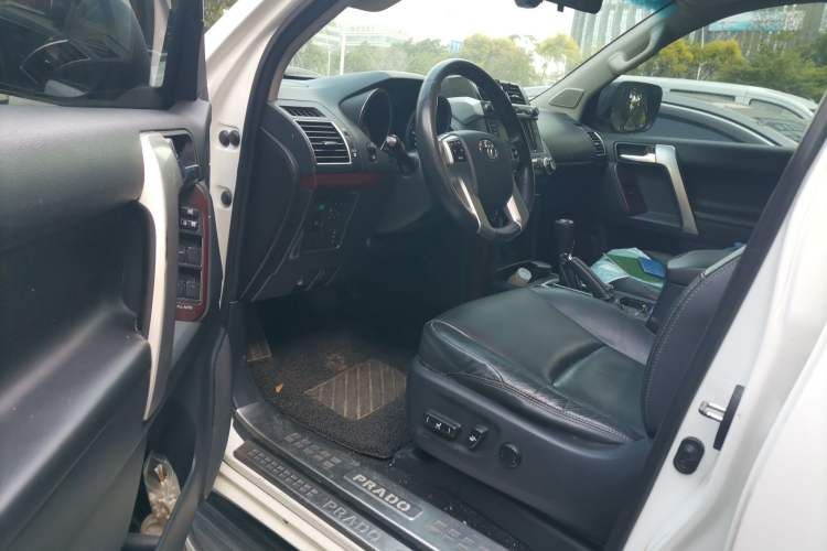 Used Toyota Prado 2014 4.0L Automatic TX-L NAVI
