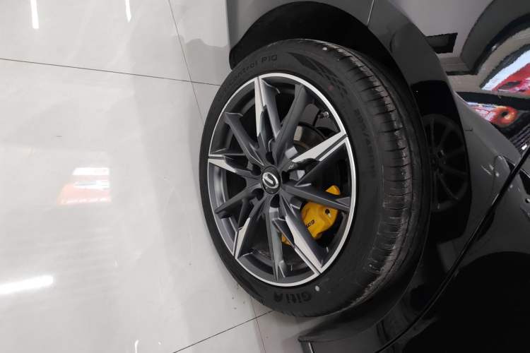 Used GAC Trumpchi EMPOW 2023 270T DCT J15 Version Right Rear Wheel Hub