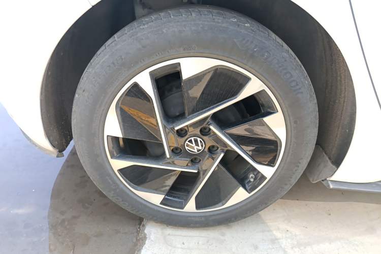 Used Volkswagen ID.3 2025 Smart Edition Outstanding Model Right Rear Wheel Hub