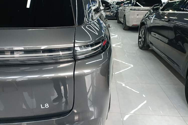 Used Li Auto L8 2023 Pro Model
