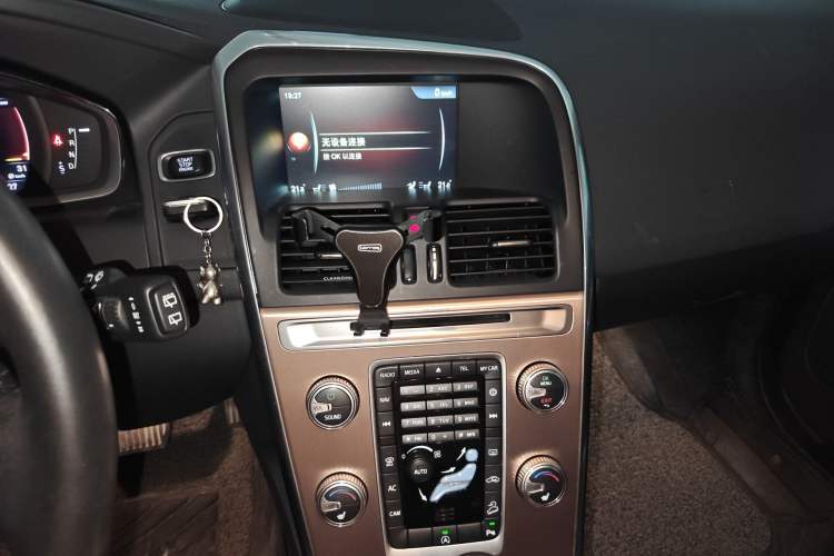 Used Volvo XC60 2017 T5 AWD Smart Upgrade Model