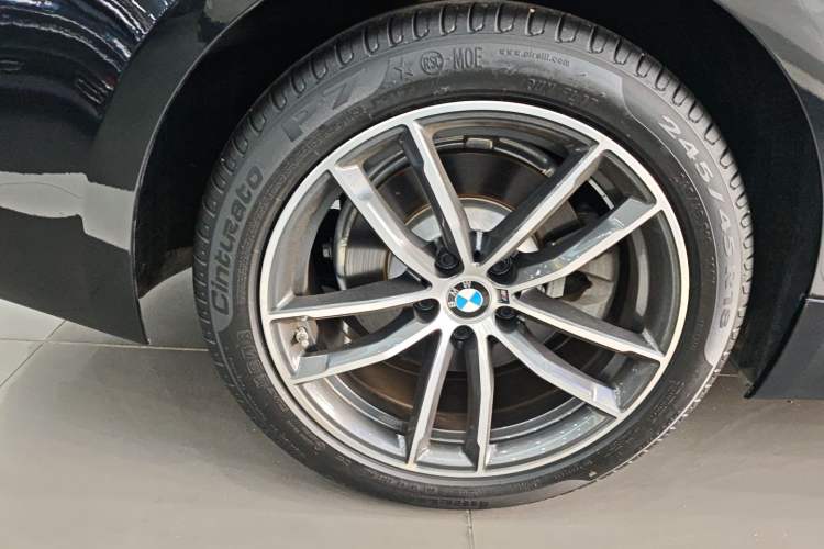 Used BMW 5 Series 2022 Restyled 525Li M Sport Package Right Rear Wheel Hub