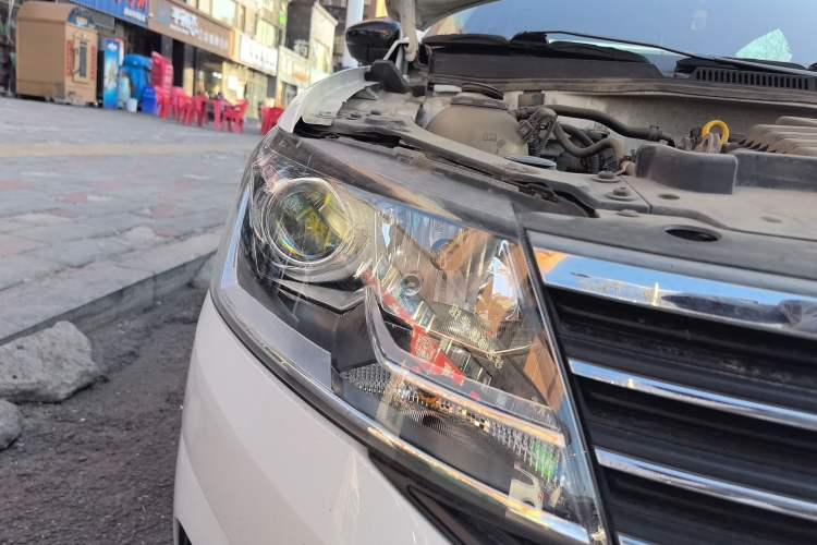 Used Volkswagen Lavida 2019 Lavida Start 1.5L Automatic Trendy Version China VI Standard Right Front Headlight