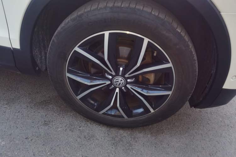 Used Volkswagen Tiguan L 2019 330TSI Automatic Two-Wheel Drive Smart Luxury Version China V Emission Standard