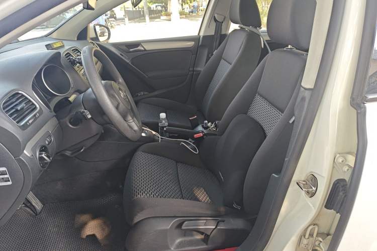 Used Volkswagen Golf 2012 1.6L Automatic Fashion Model