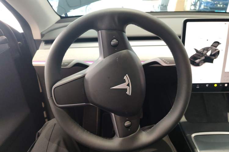 Used Tesla Model Y 2023 Rear-Wheel-Drive Version Steering Wheel
