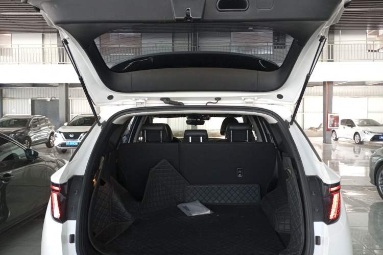 Used Hyundai Tucson 2023 Tucson L 1.5T Automatic Two-Wheel Drive DLX Luxury Edition Trunk