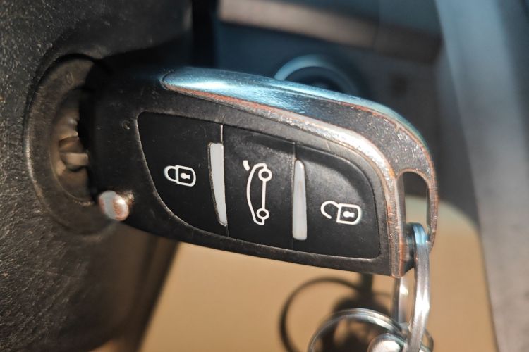 Used Honda CR-V 2010 2.4L automatic four-wheel drive luxury version