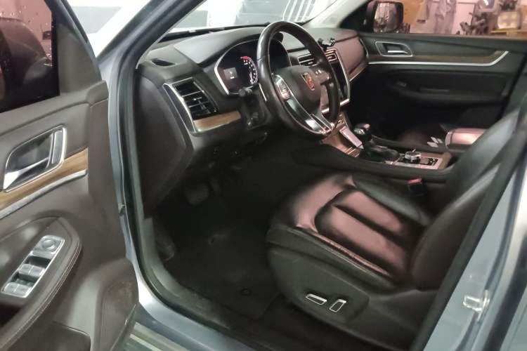 Used Roewe RX8 2018 30T Smart Connectivity Four-Wheel Drive Flagship Edition
