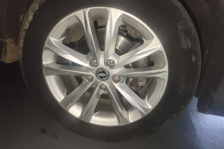 Used Dongfeng Fengon 580 2020 1.8L Manual Comfort Model Right Front Wheel Hub