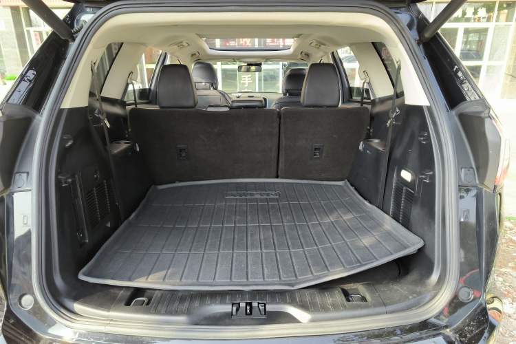 Used Ford Edge 2018 EcoBoost 245 Two-Wheel-Drive Titanium 7-Seater China V Standard
