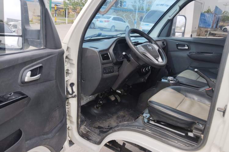 Used Foton Xiangling M New Energy 2023 M2 Long-Wheelbase Flat Cargo Bed Driver Seat