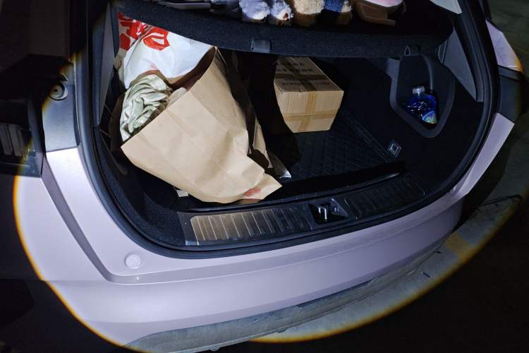 Used Lynk & Co 06 2021 1.5T Shero Pink Special Edition
