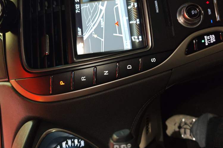 Used Lincoln MKX 2017 2.0T Two-Wheel Drive Deluxe Edition Gear Lever