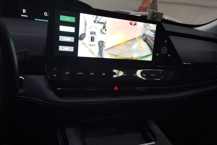 Used Changan UNI-K 2024 2.0T Two-Wheel Drive Global Edition