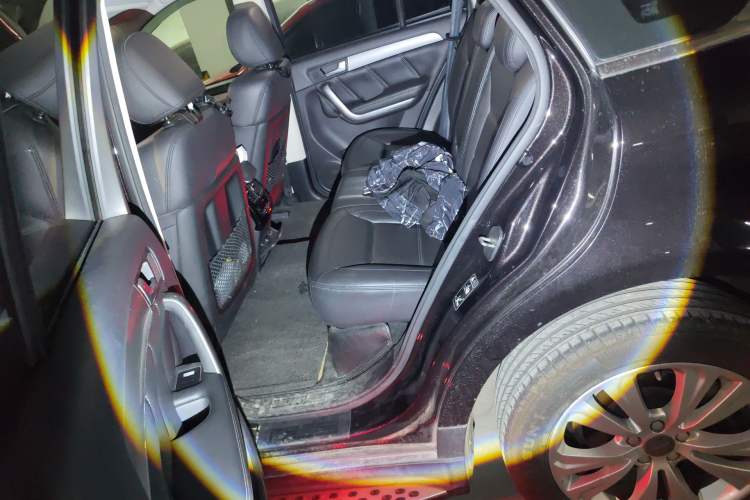 Used Haval H8 2017 2.0T Gasoline Two-Wheel Drive Smart Edition
