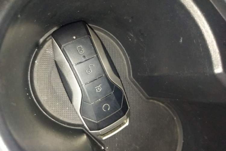 Used BYD Tang 2018 2.0T Automatic SmartConnect Prestige 7-Seater China V Standard
