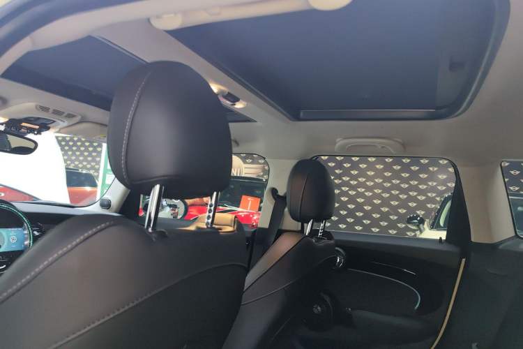 Used MINI 2023 Updated 1.5T COOPER Artist Five-Door Edition Headliner